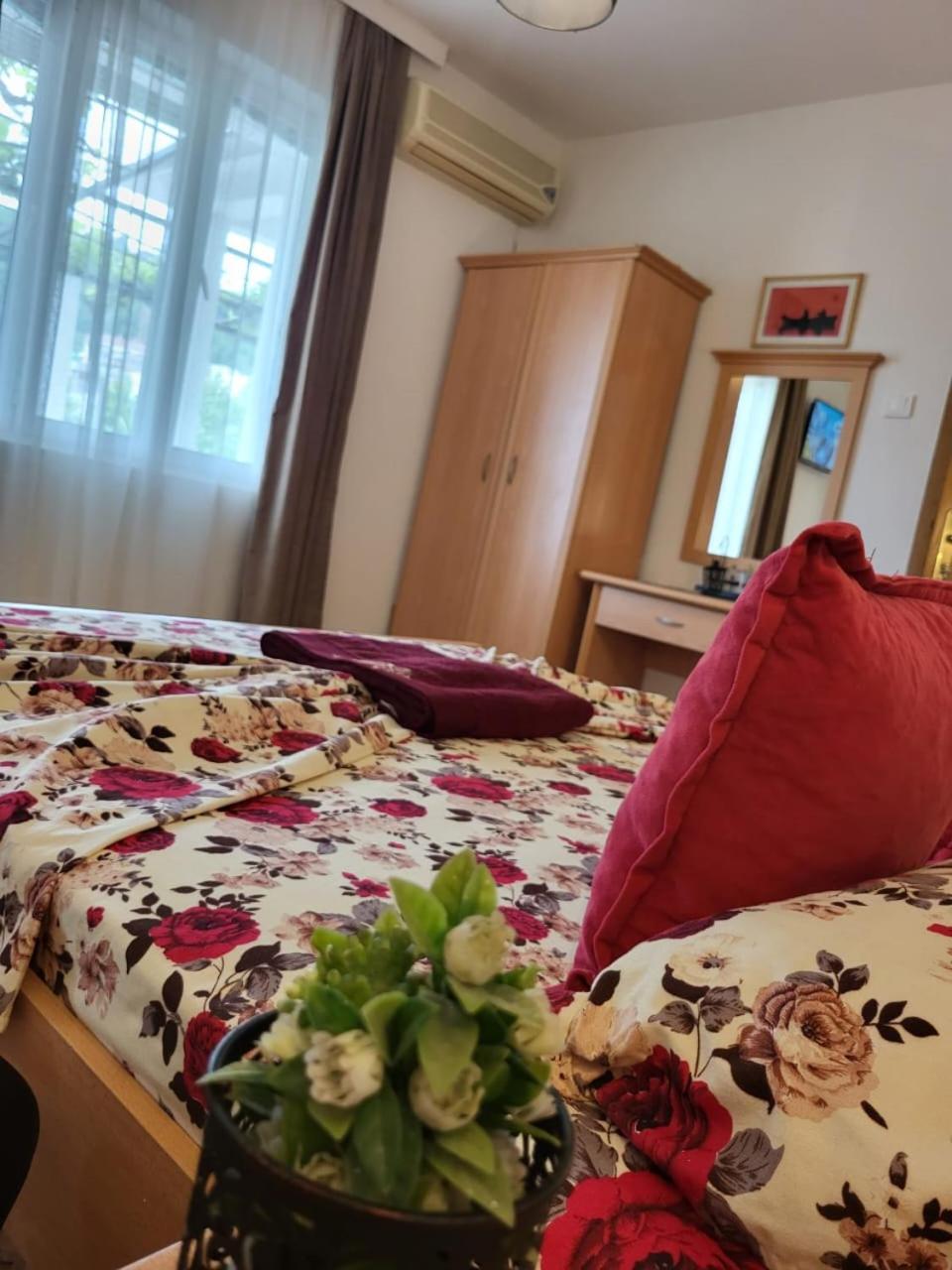 Apartments Ardoni 울친 외부 사진